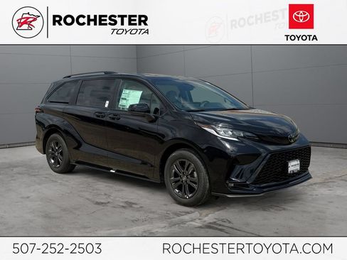 Used 2026 Toyota Sienna XSE AWD/4WD image 1
