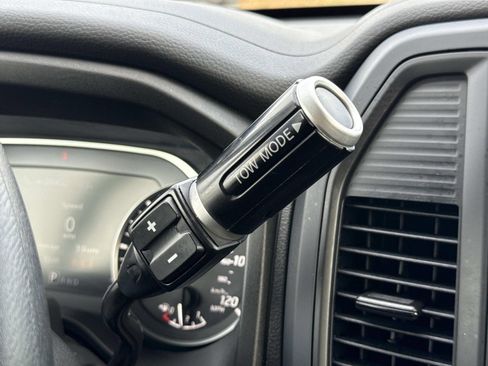 Used 2024 Nissan Titan SV w/ Accessory Utility Package image 16