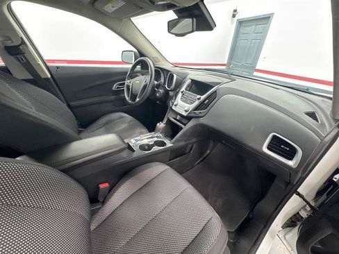 Used 2017 Chevrolet Equinox LS FWD image 14