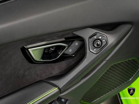 Used 2021 Lamborghini Huracan EVO RWD image 31
