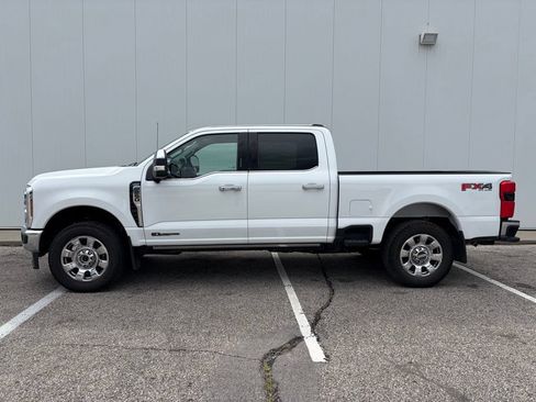 Certified 2024 Ford F250 Lariat w/ Lariat Ultimate Package AWD/4WD image 2