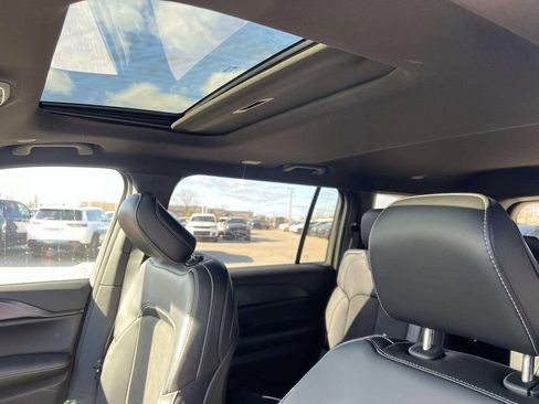 New 2025 Jeep Grand Cherokee L Altitude image 8