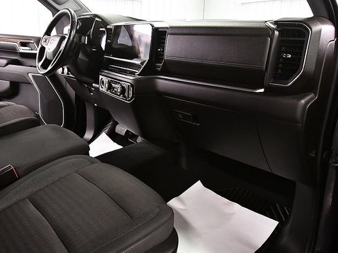 Used 2022 Chevrolet Silverado 1500 LT AWD/4WD image 28