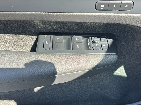 Certified 2026 Volvo XC40 B5 Plus AWD/4WD image 12