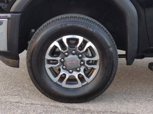 Used 2025 GMC Sierra 2500 SLE image 14