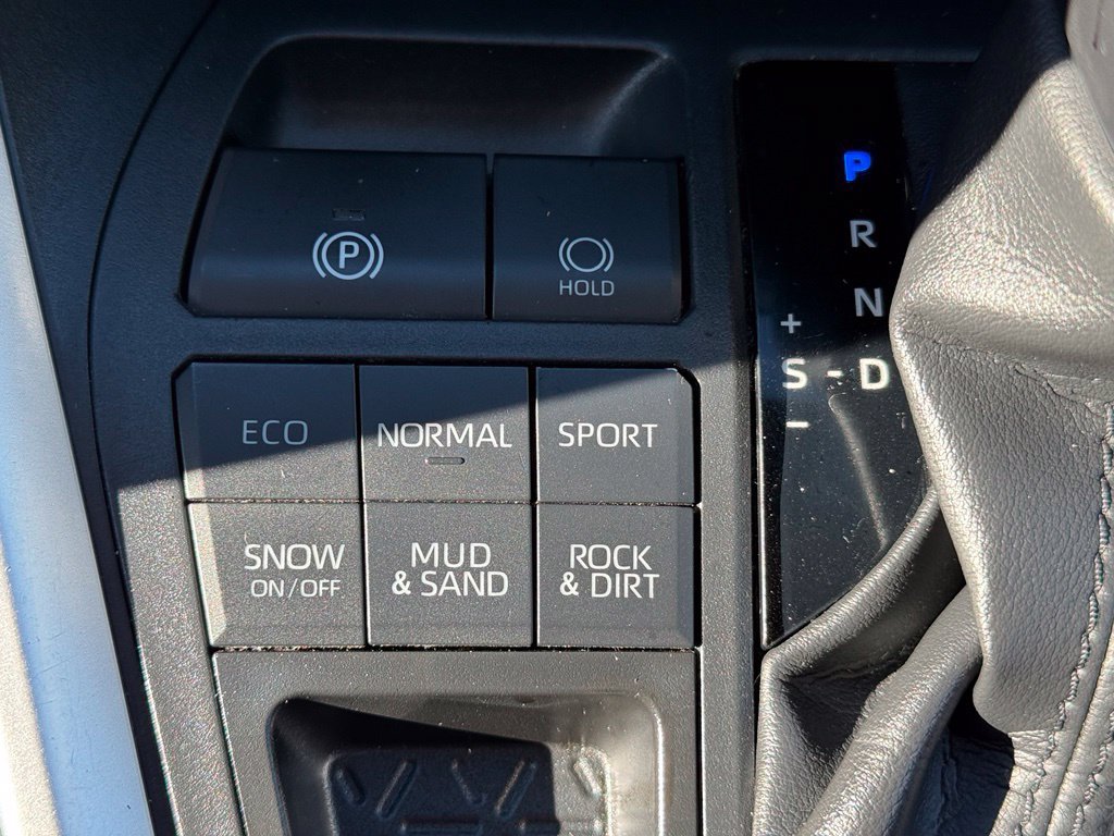 Used 2021 Toyota RAV4 XLE Premium AWD/4WD image 34