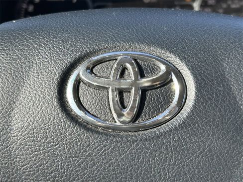 Used 2018 Toyota Tundra SR5 image 38