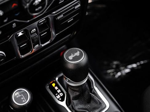 Used 2021 Jeep Wrangler Unlimited Sport image 26