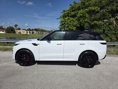 Certified 2025 Land Rover Range Rover Sport Dynamic SE AWD/4WD image 7
