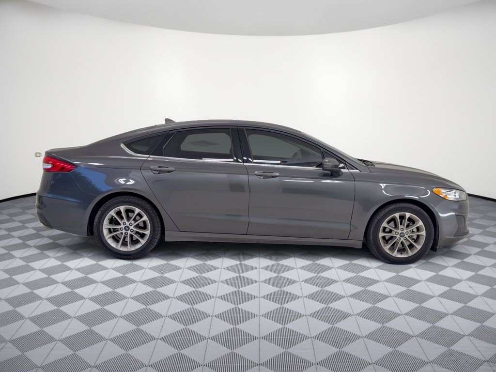 Used 2019 Ford Fusion SE FWD image 6