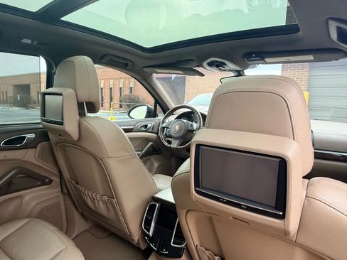 Used 2013 Porsche Cayenne S image 15