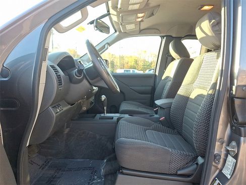 Used 2017 Nissan Frontier SV w/ SV Value Truck Package image 13