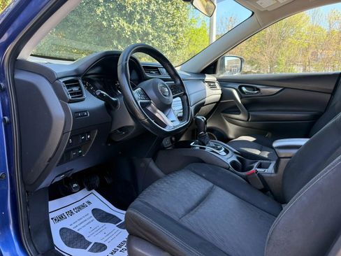 Used 2018 Nissan Rogue SV FWD image 11