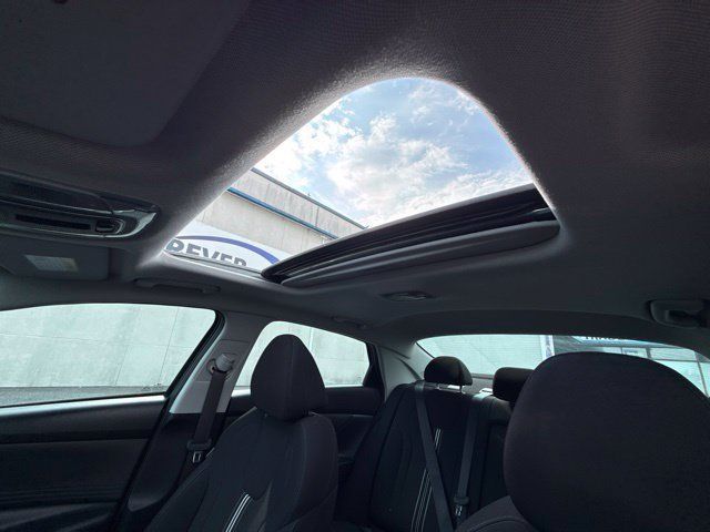 Used 2025 Hyundai Elantra SEL FWD image 13