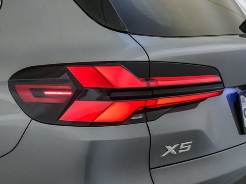 Certified 2024 BMW X5 xDrive40i w/ Premium Package AWD/4WD image 12
