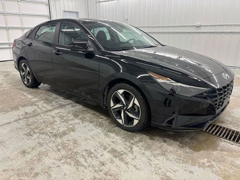 Used 2023 Hyundai Elantra SEL w/ Convenience Package FWD image 11
