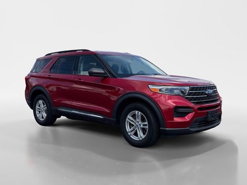Used 2020 Ford Explorer XLT AWD/4WD image 7