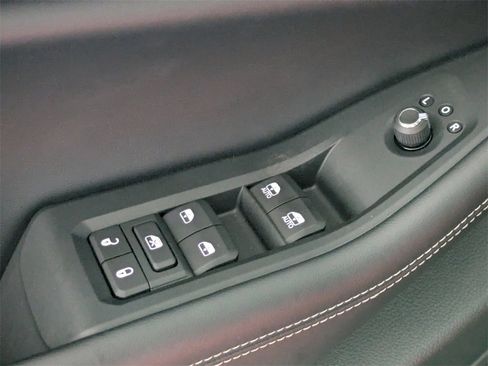 New 2025 Jeep Grand Cherokee Altitude image 25