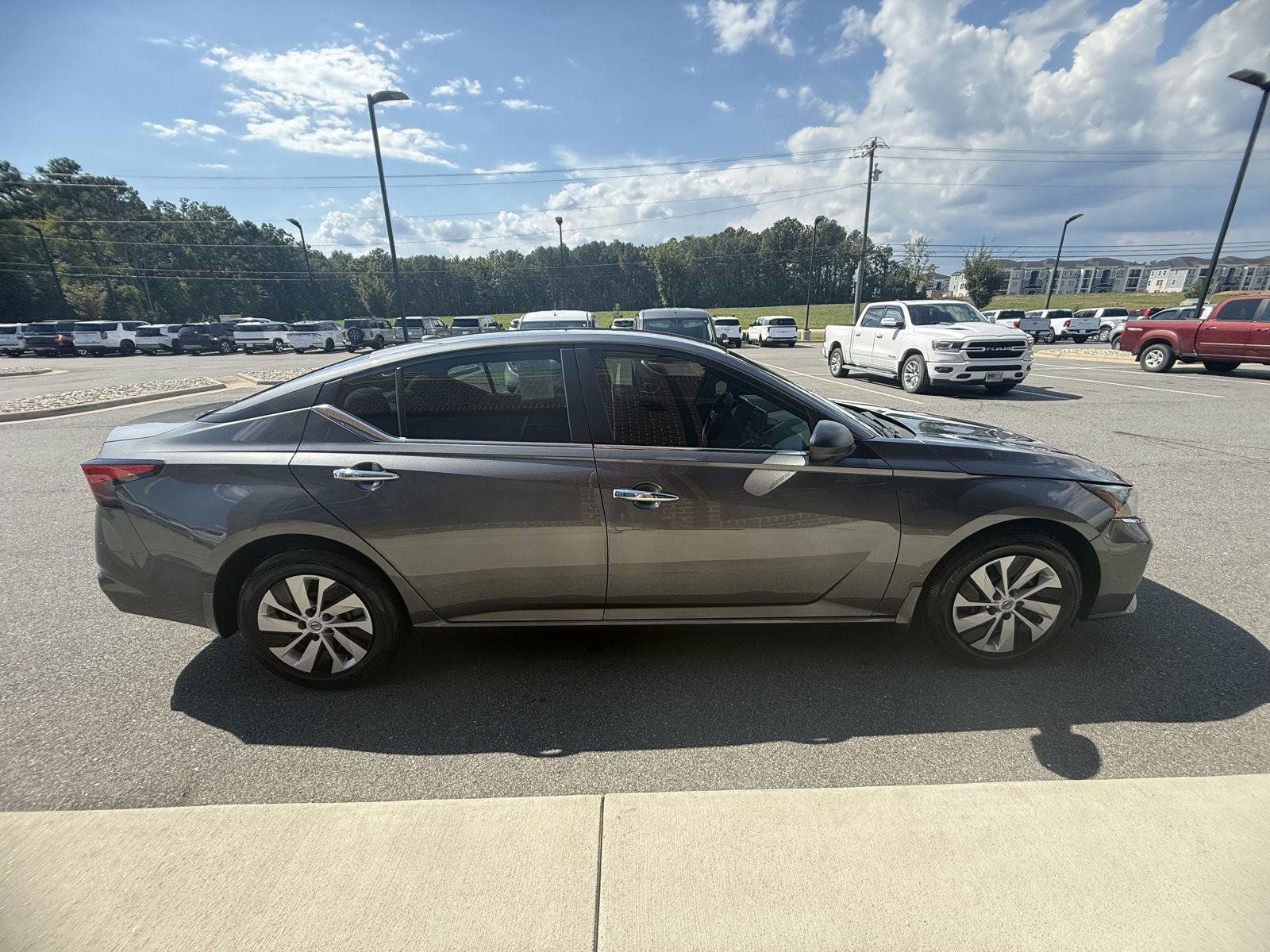 Used 2025 Nissan Altima 2.5 S FWD image 27