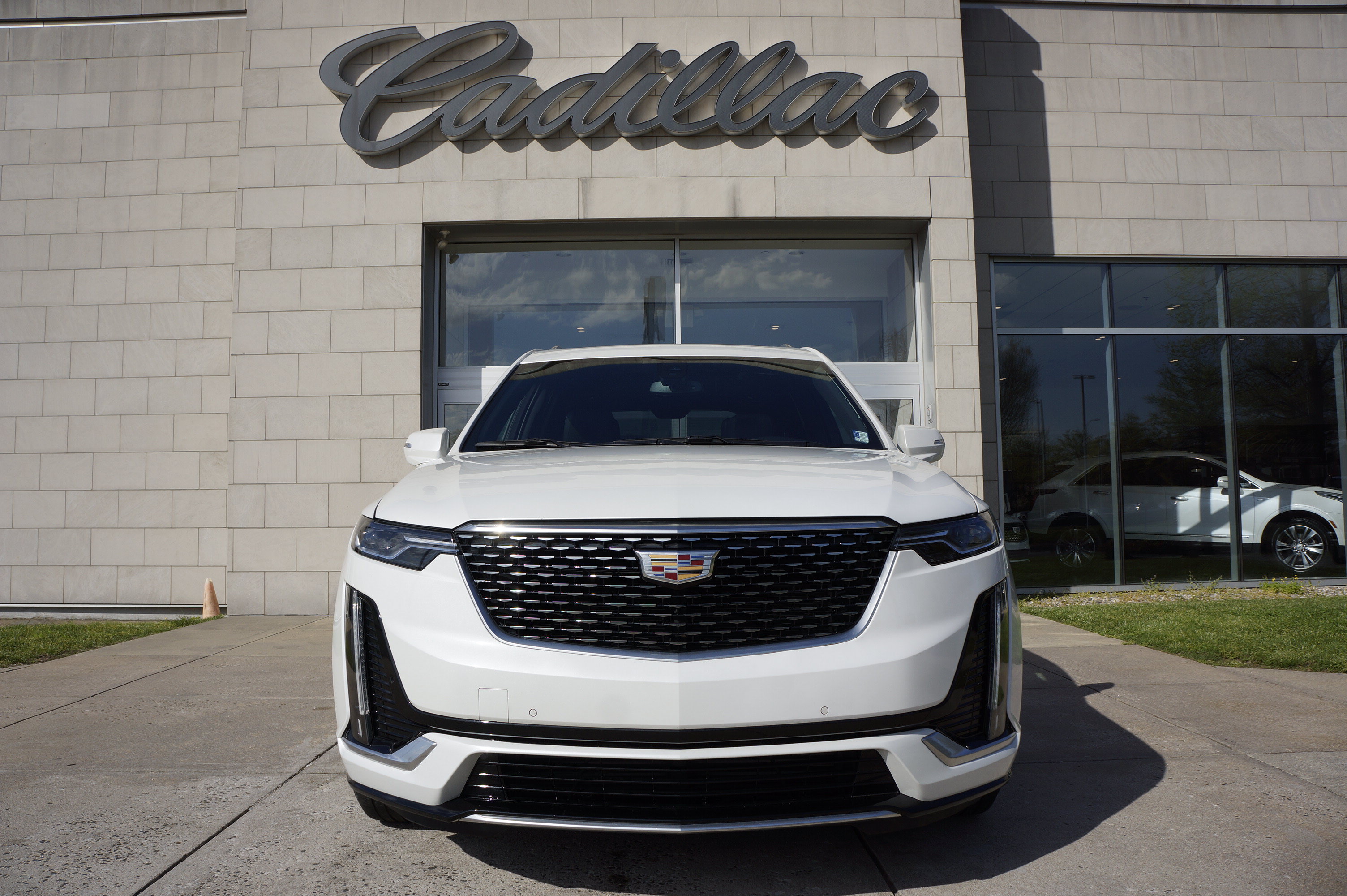 Used 2024 Cadillac XT6 Luxury AWD/4WD image 13