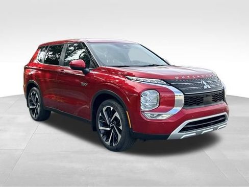 Used 2023 Mitsubishi Outlander 4WD Plug-In Hybrid image 7