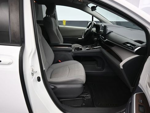 Used 2021 Toyota Sienna LE image 49
