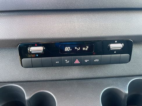 Used 2025 Mercedes-Benz Sprinter 2500 image 18