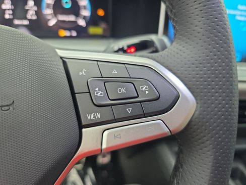 New 2026 Volkswagen Tiguan SE R-Line FWD image 18