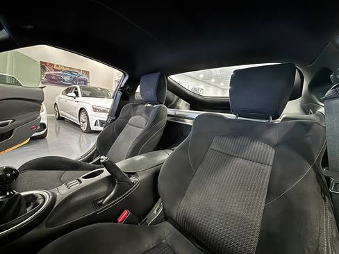 Used 2017 Nissan 370Z Coupe RWD image 11
