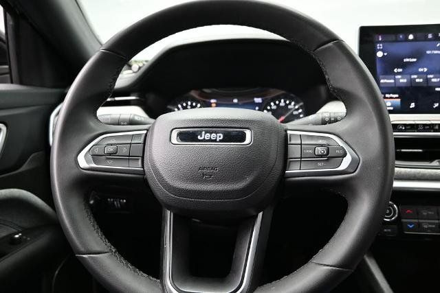 Used 2024 Jeep Compass Latitude AWD/4WD image 25