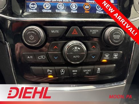 Certified 2021 Jeep Grand Cherokee Laredo X image 32