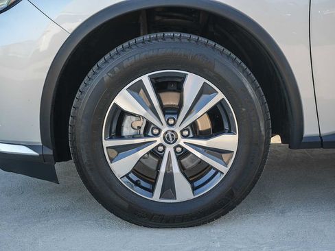 Used 2023 Nissan Murano SV AWD/4WD image 11
