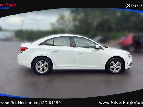 Used 2016 Chevrolet Cruze LT FWD image 6