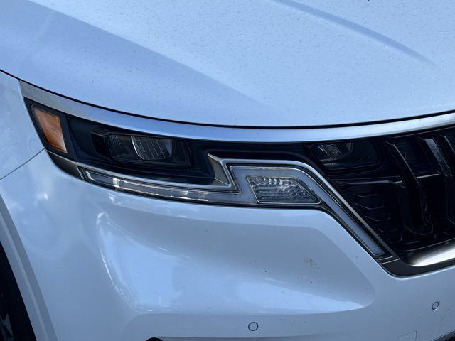 Used 2024 Kia Carnival EX FWD image 8