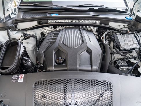 Used 2025 Porsche Macan image 29