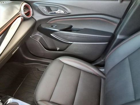 Used 2025 Chevrolet Trax RS w/ Driver Confidence Package image 21