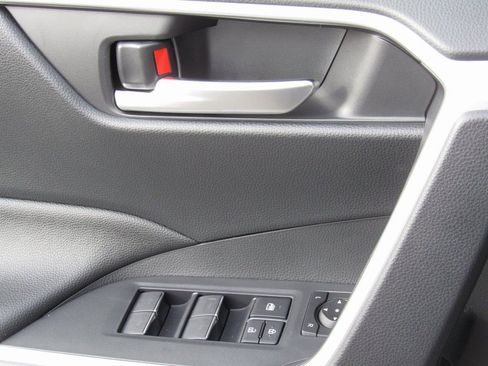 New 2025 Toyota RAV4 XLE w/ Convenience Package AWD/4WD image 35