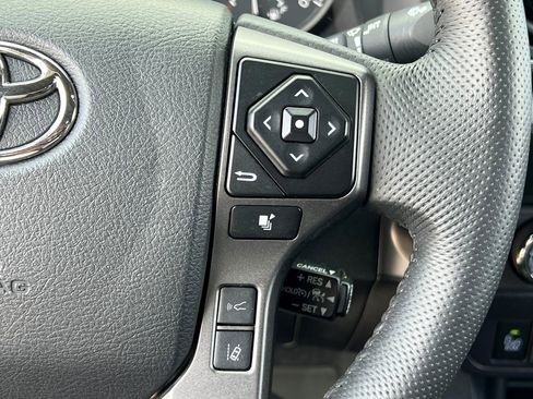 Used 2023 Toyota Tacoma TRD Off-Road w/ Technology Package AWD/4WD image 27
