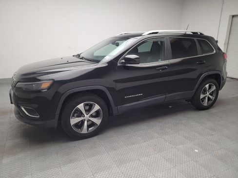 Used 2019 Jeep Cherokee Limited image 2