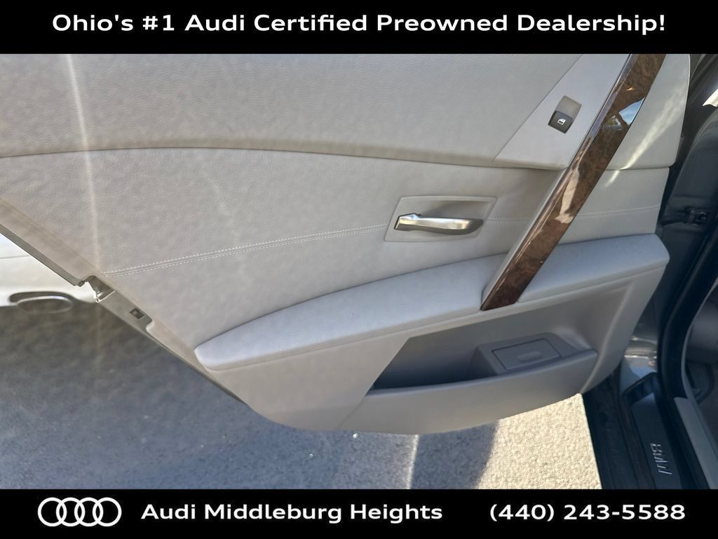 Used 2007 BMW 525xi Sedan AWD/4WD image 12