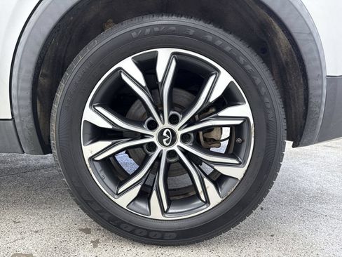 Used 2018 INFINITI QX30 Premium w/ Cargo Package AWD/4WD image 44