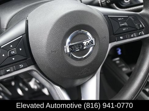 Used 2021 Nissan Kicks SV w/ Interior Electronics Package FWD image 12