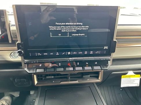 Used 2025 GMC Hummer EV 2X w/ Extreme Off-Road Package AWD/4WD image 18