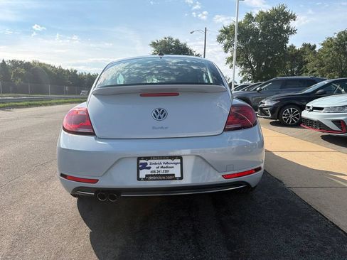Used 2019 Volkswagen Beetle 2.0T SE FWD image 7