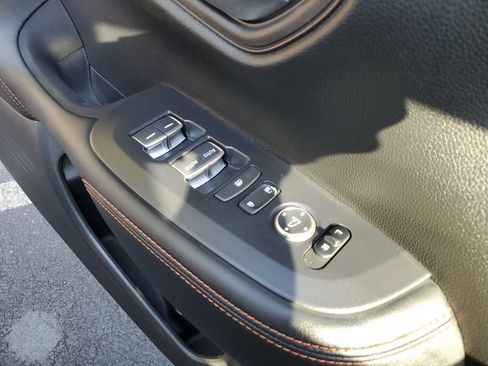 Certified 2025 Honda HR-V Sport image 32