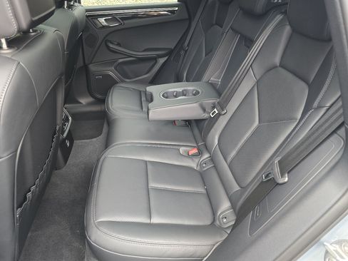 Certified 2024 Porsche Macan S image 34