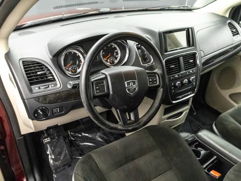 Used 2016 Dodge Grand Caravan American Value Package image 5