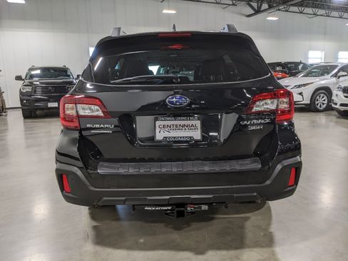 Used 2018 Subaru Outback 3.6R Limited AWD/4WD image 4