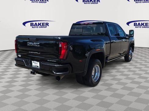 Used 2024 GMC Sierra 3500 Denali Ultimate AWD/4WD image 5