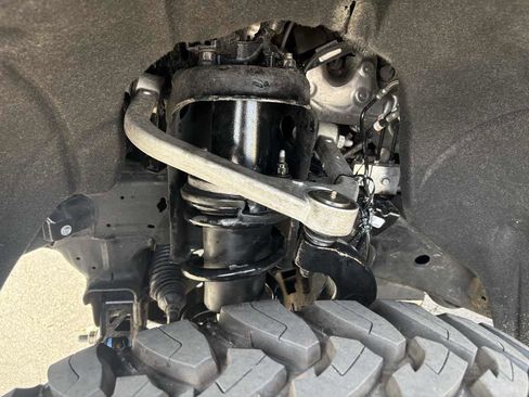 Used 2022 Chevrolet Silverado 1500 LT Trail Boss image 9